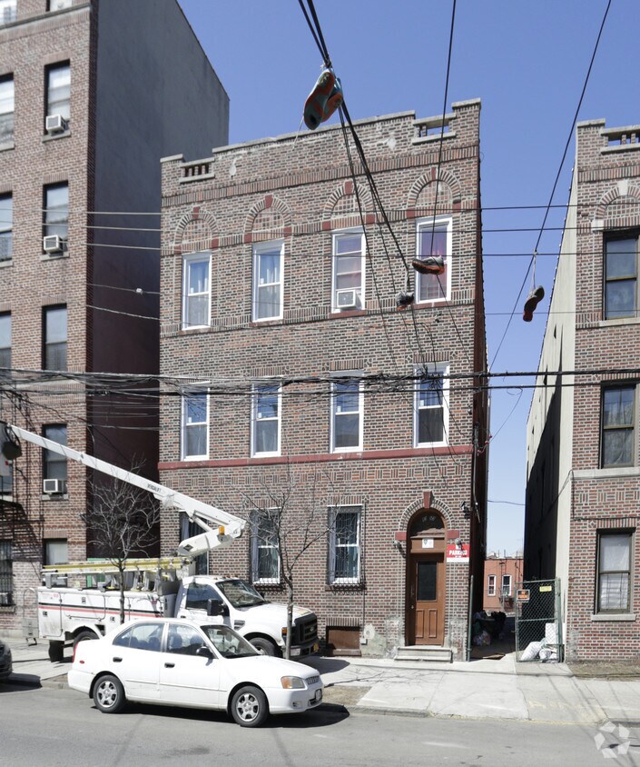Primary Photo - 1353 Teller Ave
