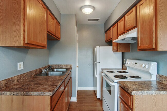 Building Photo - 6801 Tara Ln
