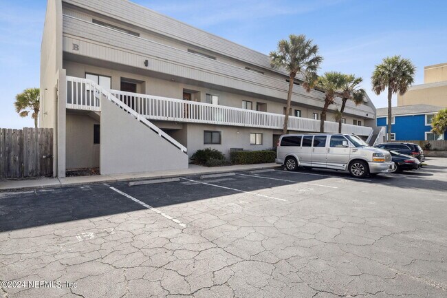 Building Photo - 1701 1st St N