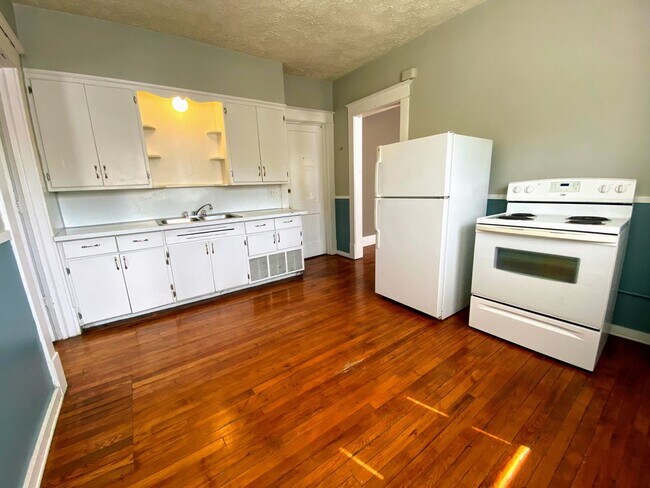 Foto del edificio - 1211 Bridge St NW