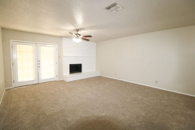Building Photo - 4724 Oakfield Way