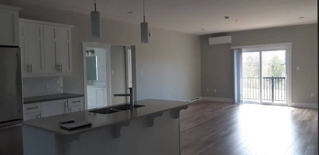 Building Photo - 85 Fieldstone Ct