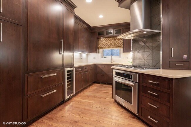 Foto del edificio - 3 bedroom in Chicago IL 60614