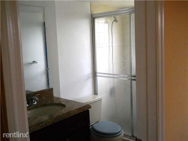 Foto del edificio - 9951 Twin Lakes Dr