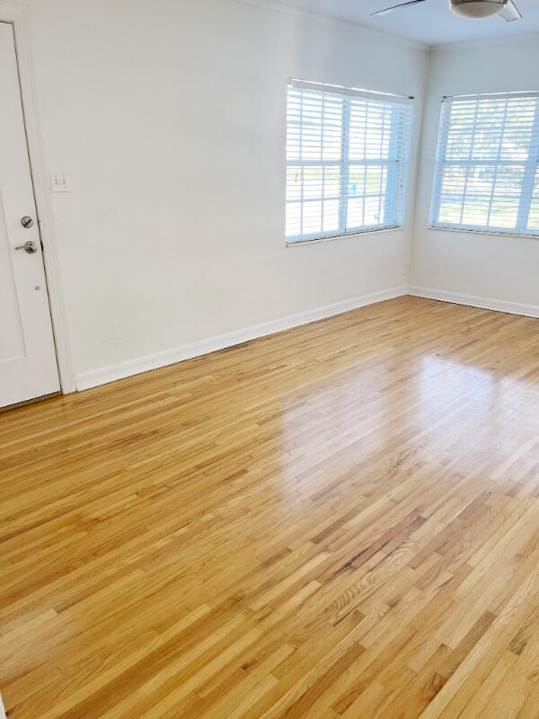 Foto del edificio - 4302 W Santiago St
