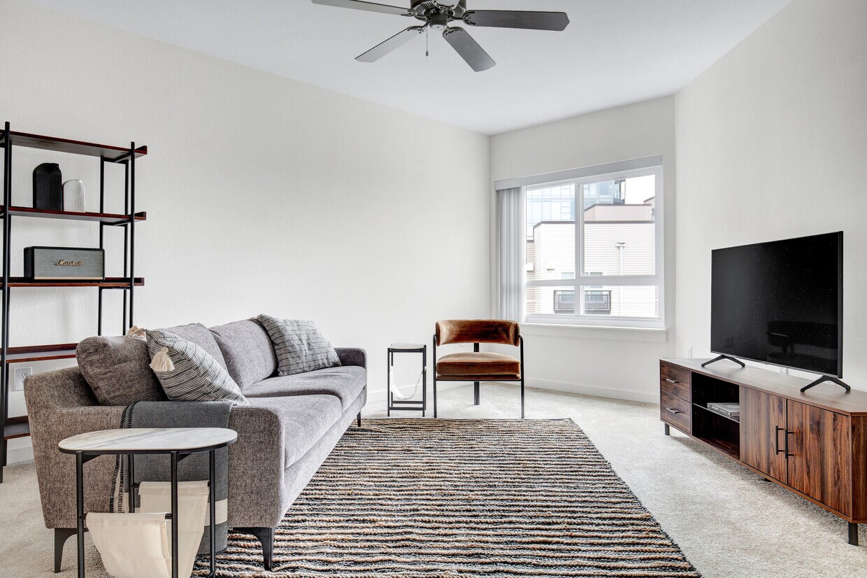 Primary Photo - 362 Bellevue Way NE