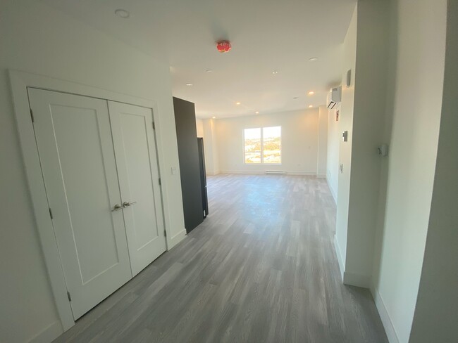 Photo du bâtiment - Beautiful New 2 Bed 2 Bath