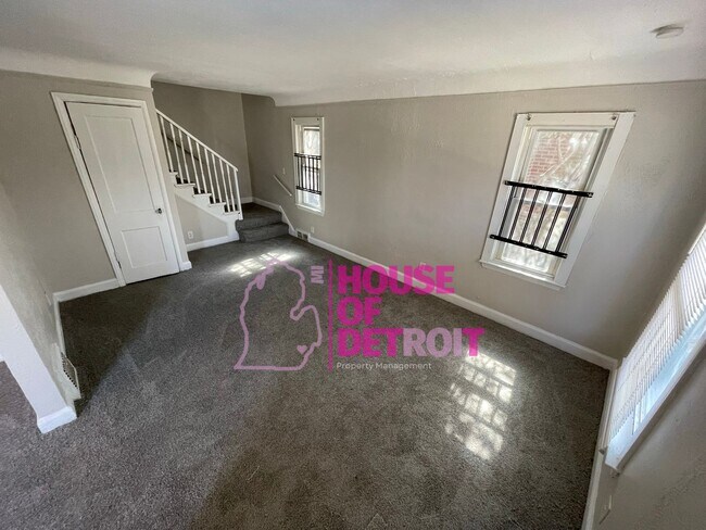 Building Photo - 2 BEDROOM | 1 BATH |