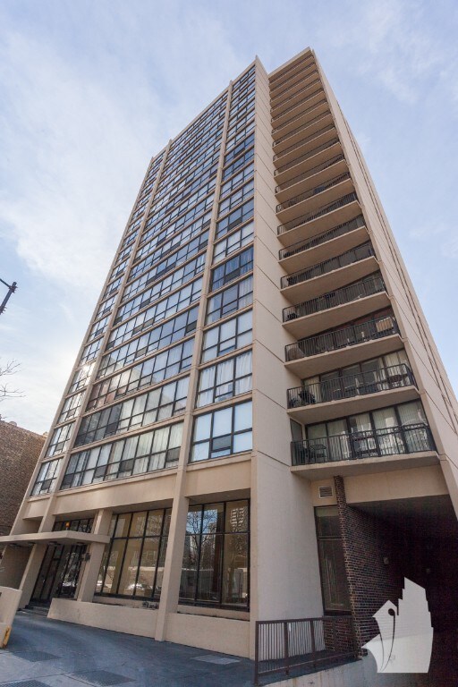 Foto principal - 1540 N LaSalle Dr