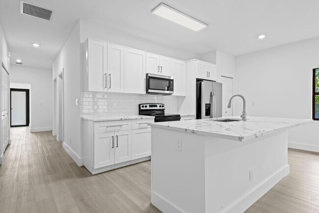 Foto del edificio - 2810 NW 7th St