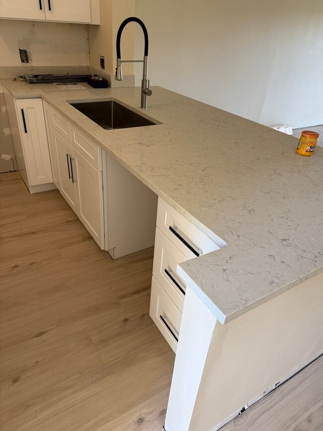 Kitchen - 126 S Cypress Rd