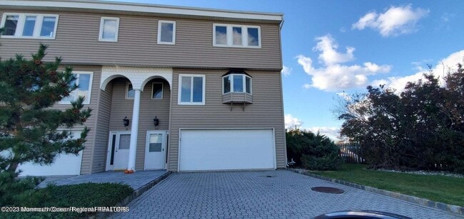Building Photo - 1332 Ocean Ave