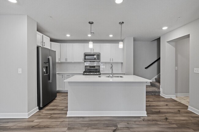 Building Photo - 15008 Ahena Curv