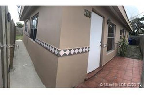 Foto del edificio - 5606 Lincoln St