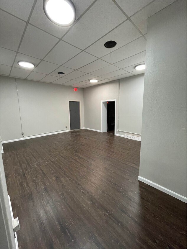 Foto del edificio - 7235 Glenview Dr