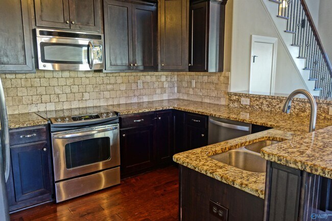 Foto del edificio - 1121 Towne Creek Pl NW