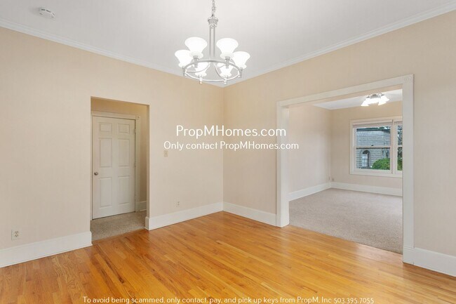 Foto del edificio - Charming Two-Bedroom Unit: Your Perfect Home in SE Portland!