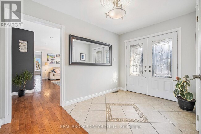 Building Photo - 281 Balmoral Dr