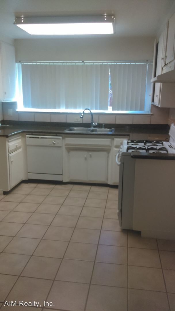 Foto del edificio - 6 br, 2 bath House - 6344 LONGDALE DRIVE