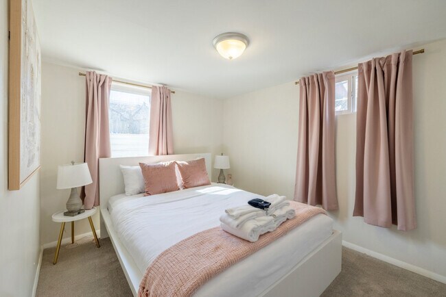 Foto del edificio - 356 E Utopia Ave