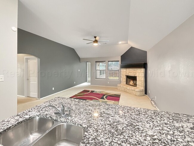 Foto del edificio - 2053 Leonard Ranch Rd