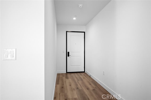 Building Photo - 10657 Moorpark St