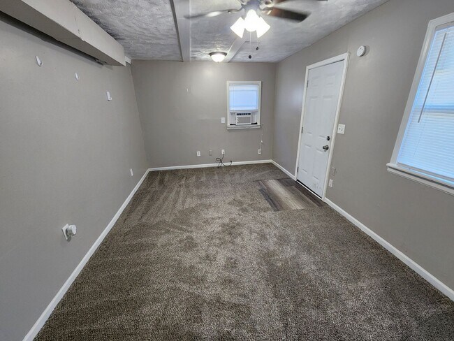 Foto del edificio - Utilities paid! Nice and clean 1BR, 1BTH n...