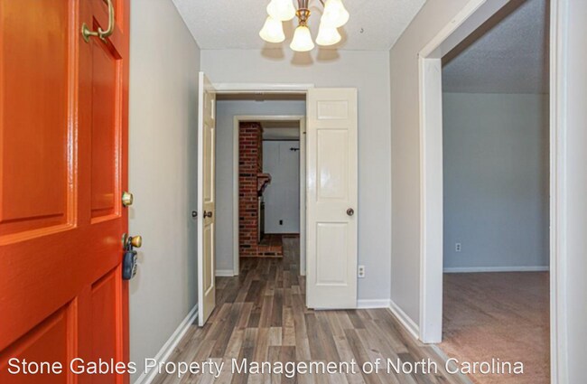 Building Photo - 3 br, 2 bath House - 5765 Dobson Dr
