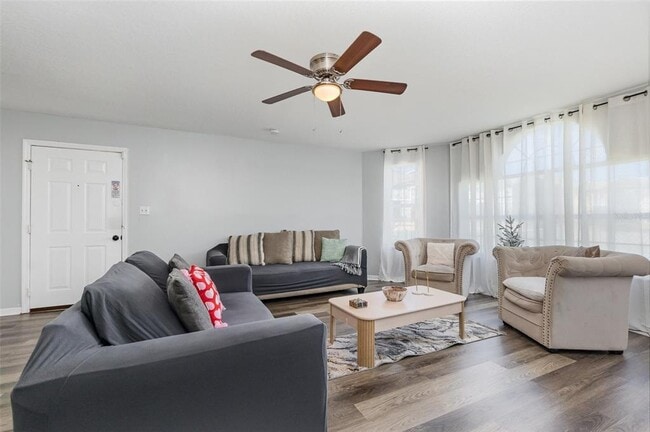 Foto del edificio - 8711 Rockingham Terrace