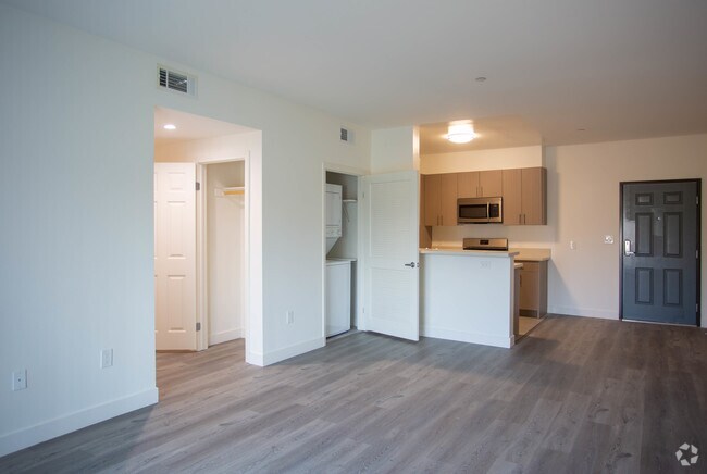 3HAB, 2BA - 1,200 ft² - MONARCH APARTMENTS