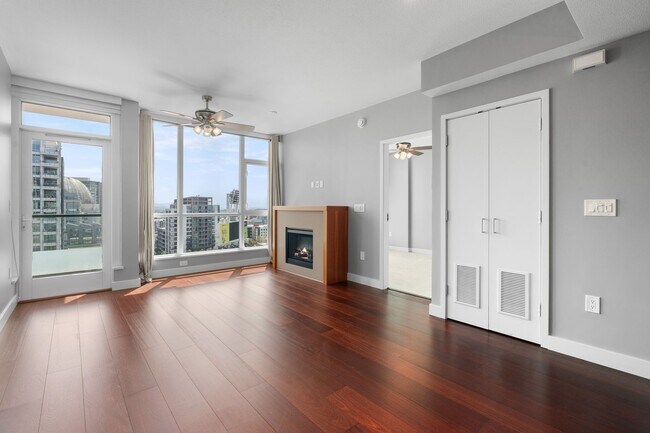 Building Photo - 325 7th Ave. #1402