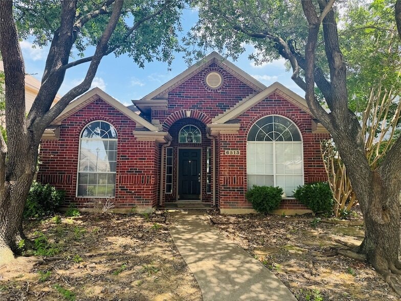 Primary Photo - 6513 White Oak Dr