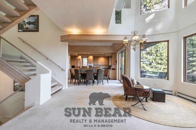 Building Photo - Beautiful Home w Peek Lakeview!