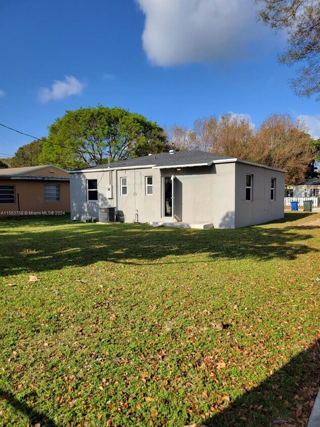 Foto del edificio - 6401 SW 58th Ave