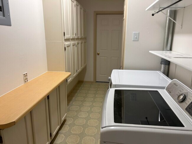 Foto del edificio - 4311 62nd St