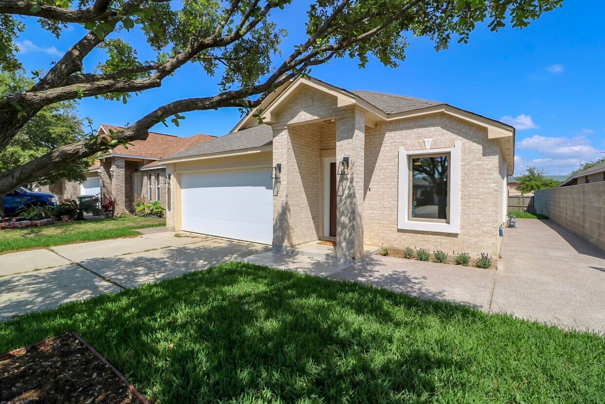 11149 Carrizo Dr, Laredo, TX 78045 House Rental in Laredo, TX