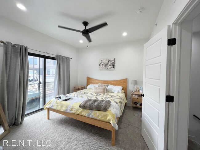 Foto del edificio - 3 br, 3.5 bath House - 14403 South Champ Cove