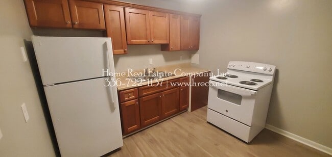 Building Photo - 829 W. Seventh Street Apt #4