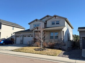Building Photo - 700 Avena Dr