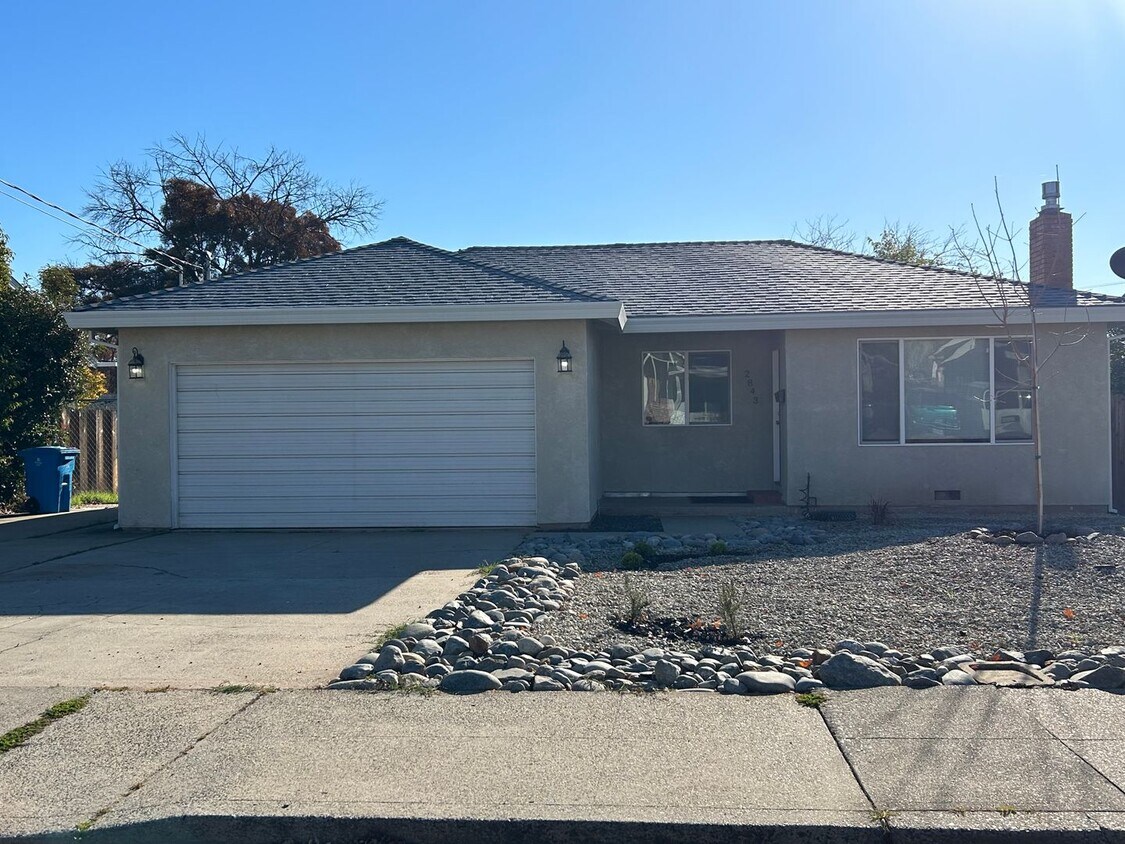 2843 Stormes Ave. Near Oroville High Sch... House Rental in
