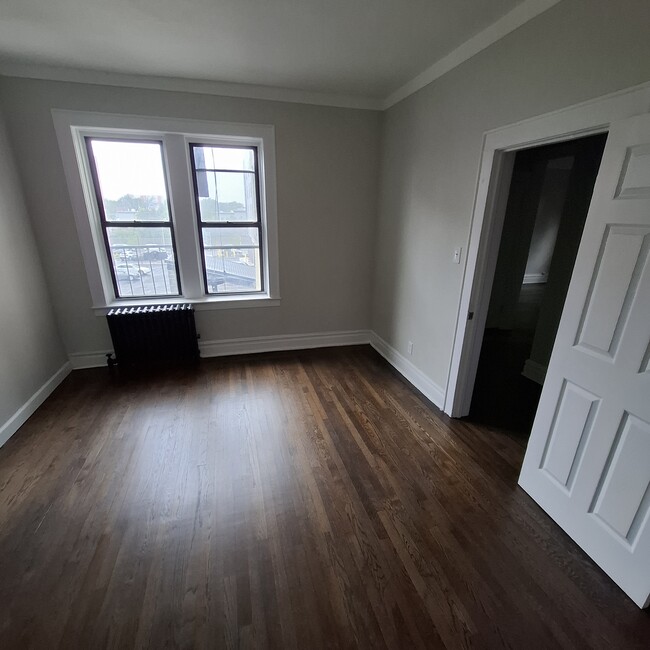 24 S Grove St B6 - 82 S Grove St