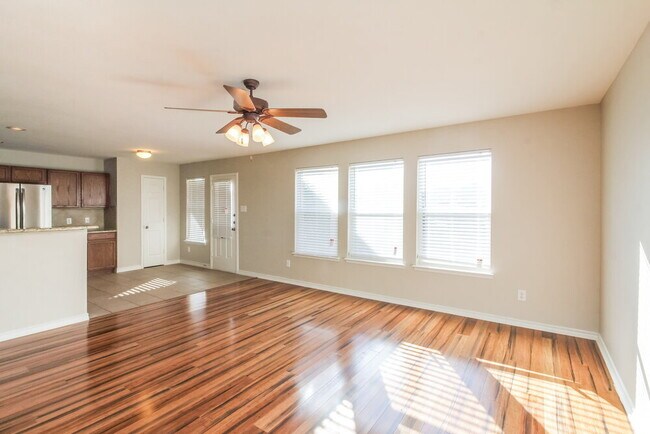 Foto del edificio - 2115 Matagorda Ln