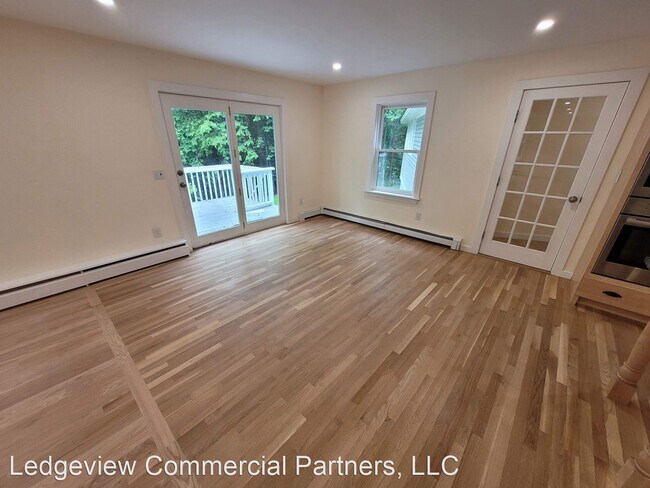 Building Photo - 4 br, 2.5 bath House - 467 Shaker St.