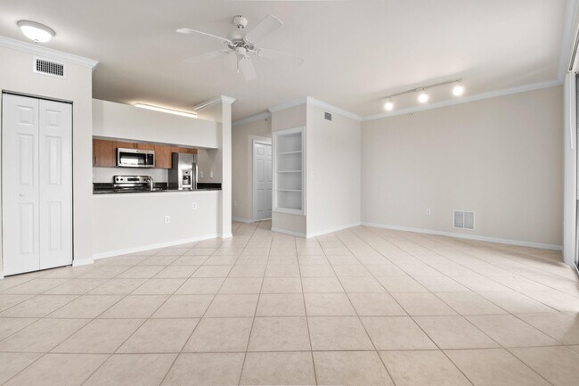 Building Photo - 6556 Emerald Dunes Dr