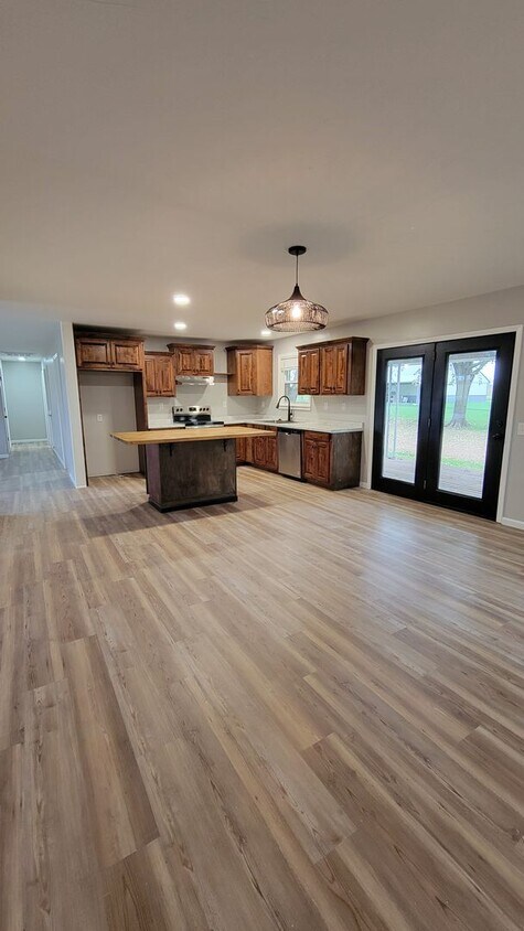 Primary Photo - SPACIOUS NEWLY REMODELED 3 Bedroom | 1.5 B...