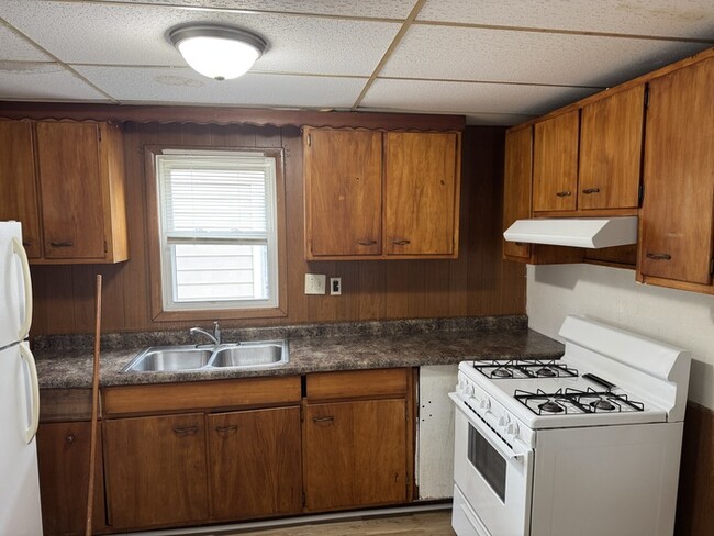 Foto del edificio - 2 bedroom 1 bath $1150 including water/sew...