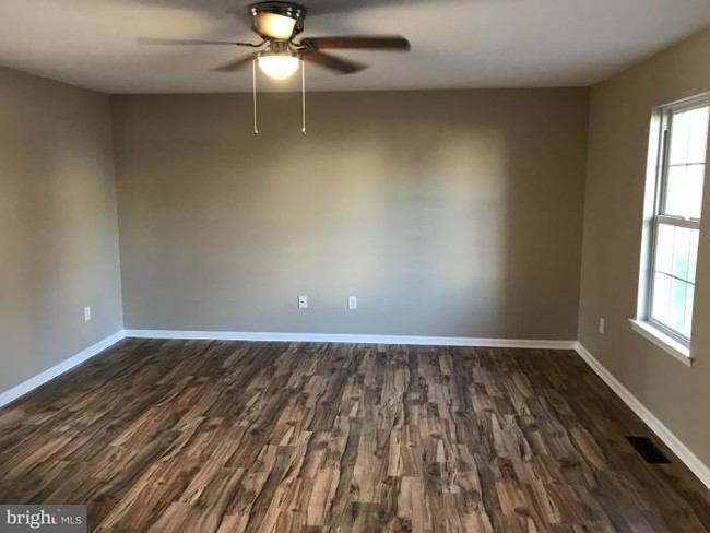 Building Photo - 3 bedroom in Reading PA 19608