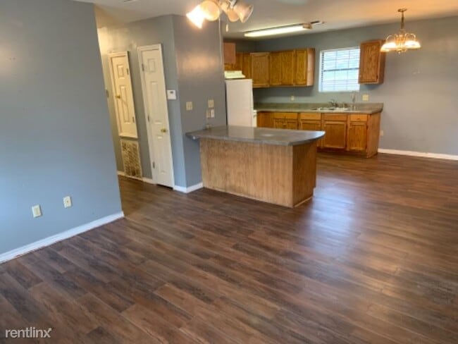 Building Photo - 3 br, 2 bath House - 2910 N 5th Ave