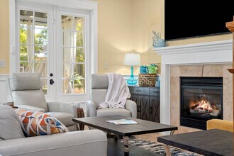 Building Photo - 2469 Bungalo Ln