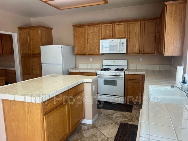 Building Photo - 3260 San Salvador St